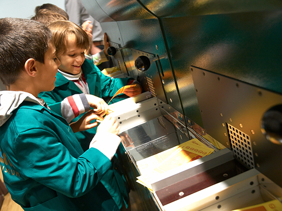 Teilkuratierung und Kostüme, Ausstellung "Moneten, Kies und Kröten", Foto: © Zoom Kindermuseum A. Eizinger
