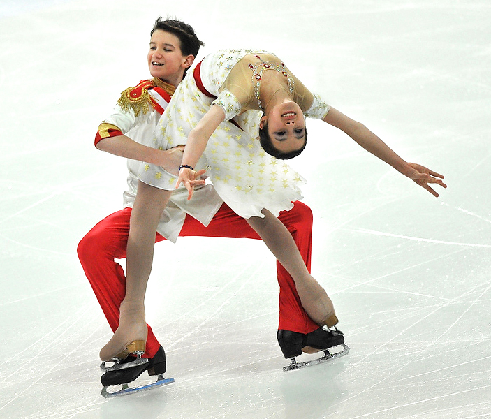 Franz und Sissi, Eislaufkostüme für österreichisches Juniorenmeister-Eistanzpaar, Foto: © Eisenbauer